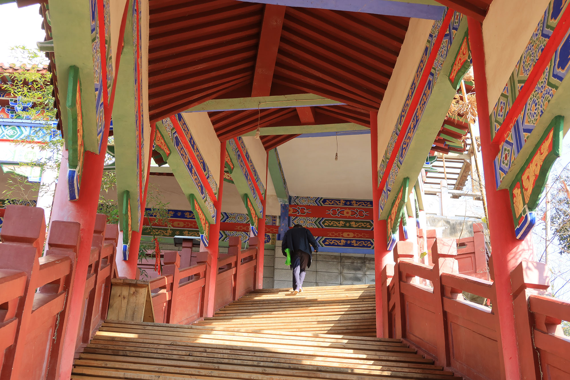 南昌国模最大的佛寺:翠岩禅寺,梅岭脚下的千年古寺