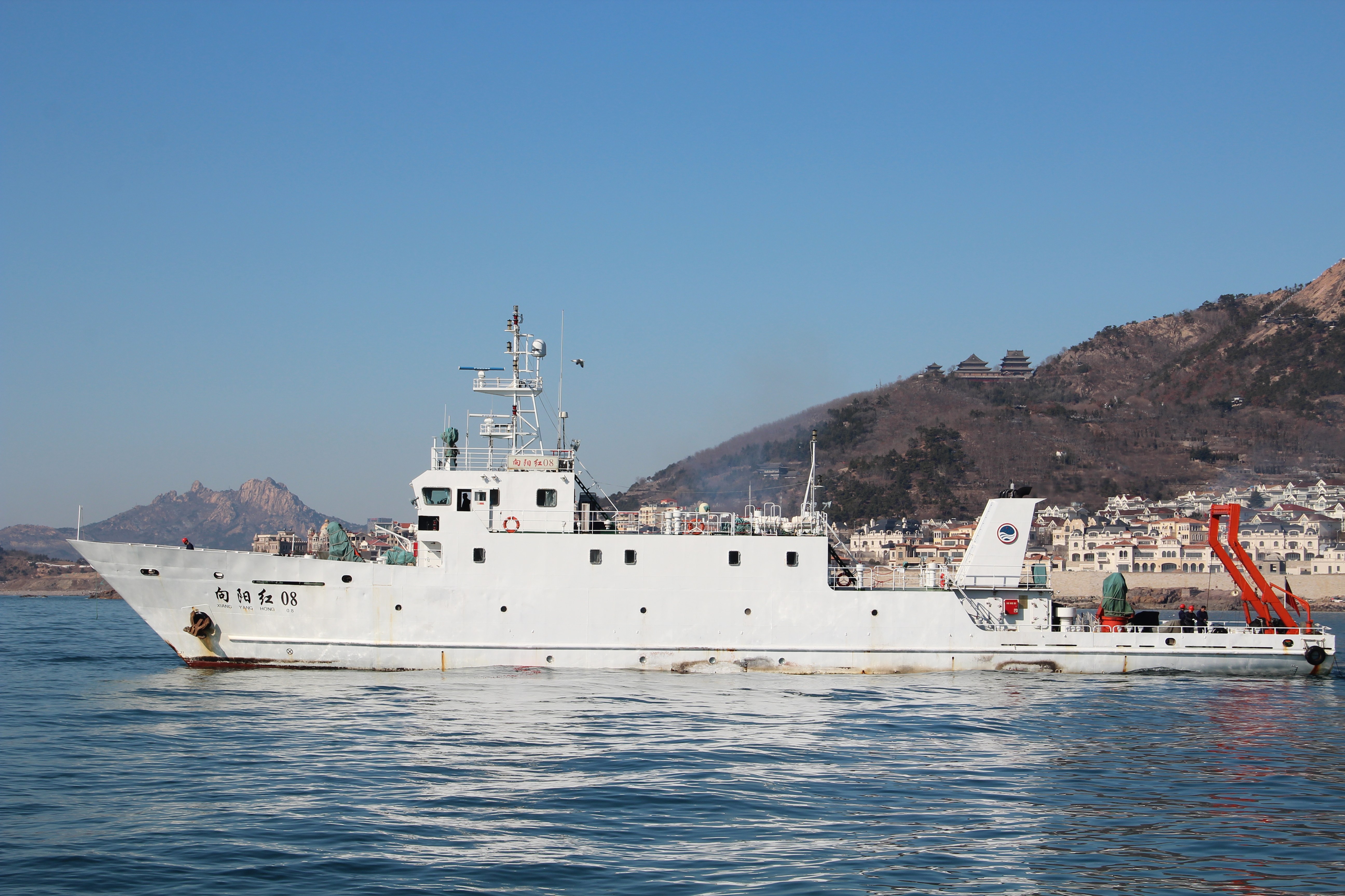 "向阳红52"与"向阳红08"起航执行海洋调查任务(2)