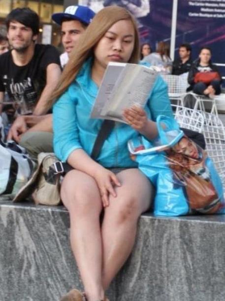 凤姐发文表示自己也能靠腿吃饭了,才华可以放一边了,隐藏了嘴唇