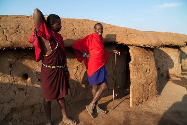 对卡图马族人来说举行这一盛典主要是为唤起欲望,从十三岁开始母亲们
