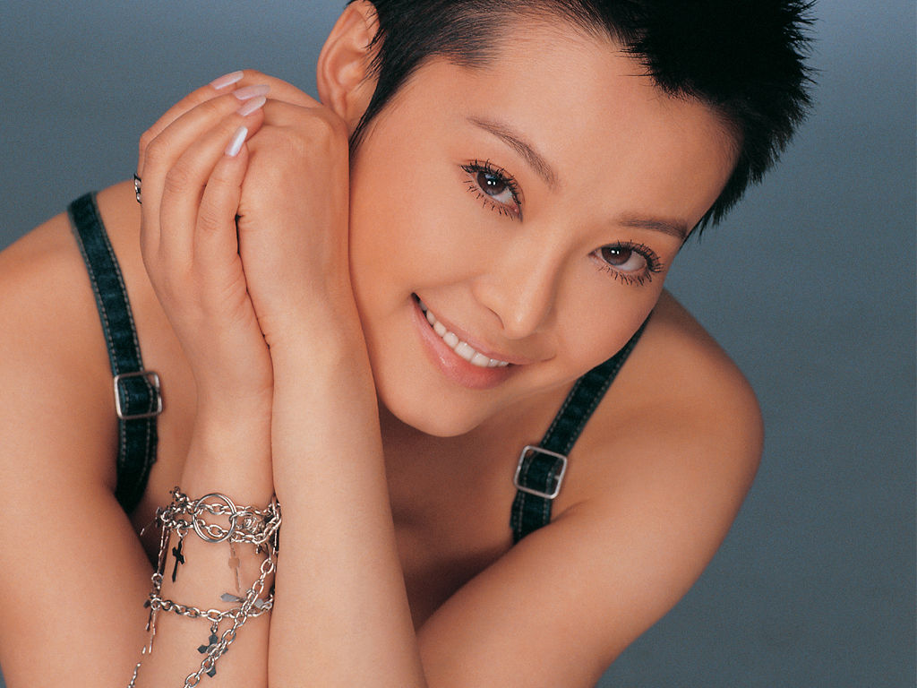 袁立第三任丈夫正面曝光,长相平庸也不是富豪,却是一个浪漫诗人