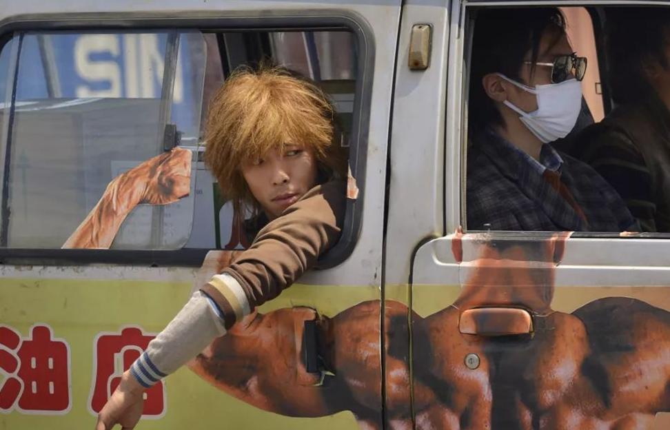 《我不是药神》黄毛换发型后变帅哥,网友:还和陈柏霖有点像