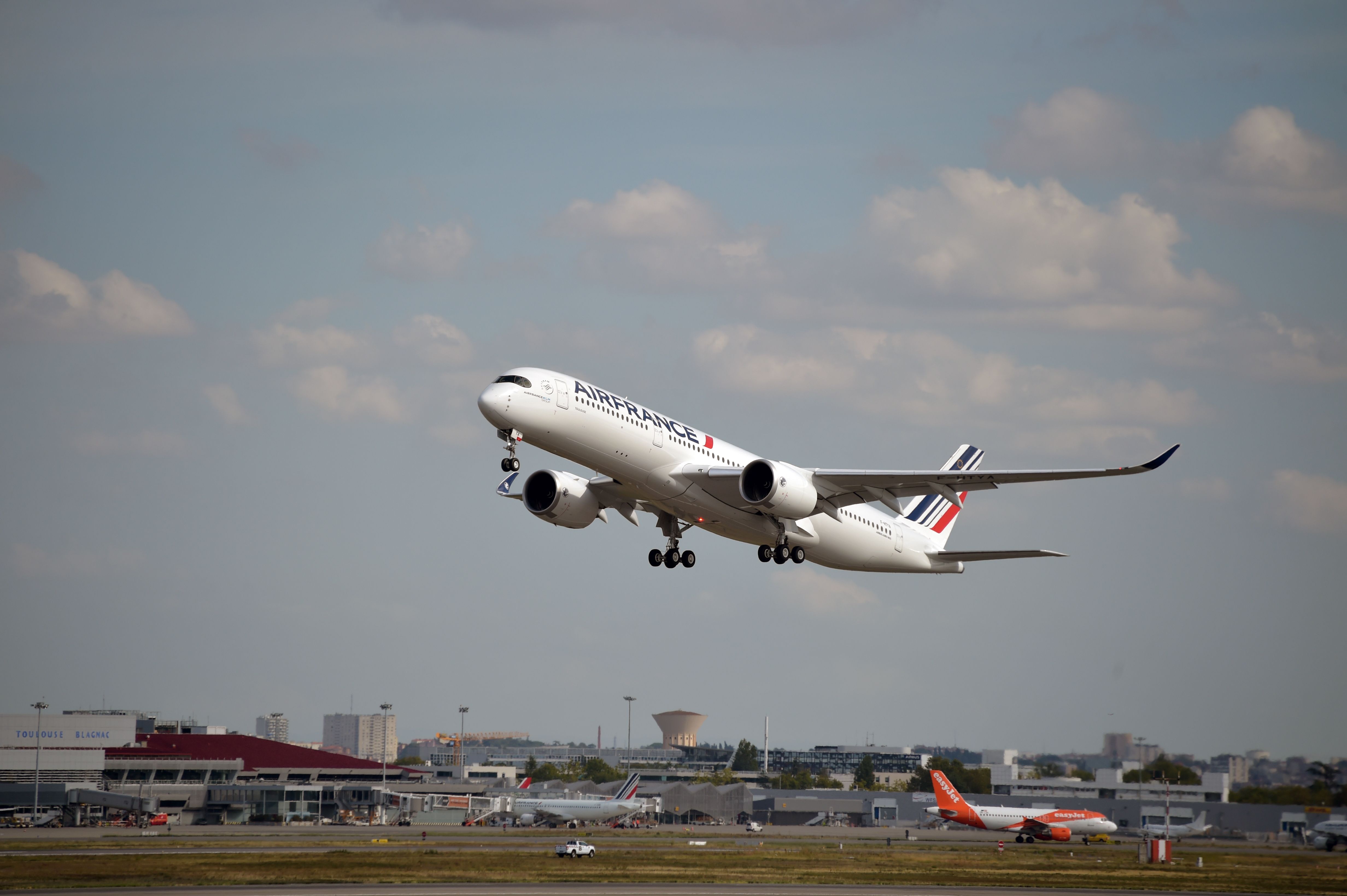 法国航空接收其首架空客a350客机