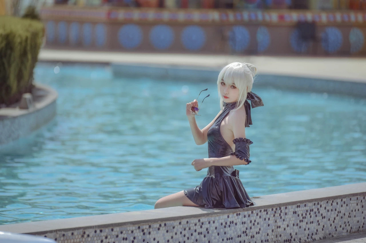 《fgo》阿尔托莉雅cos,今天不战斗,穿上泳装去游泳