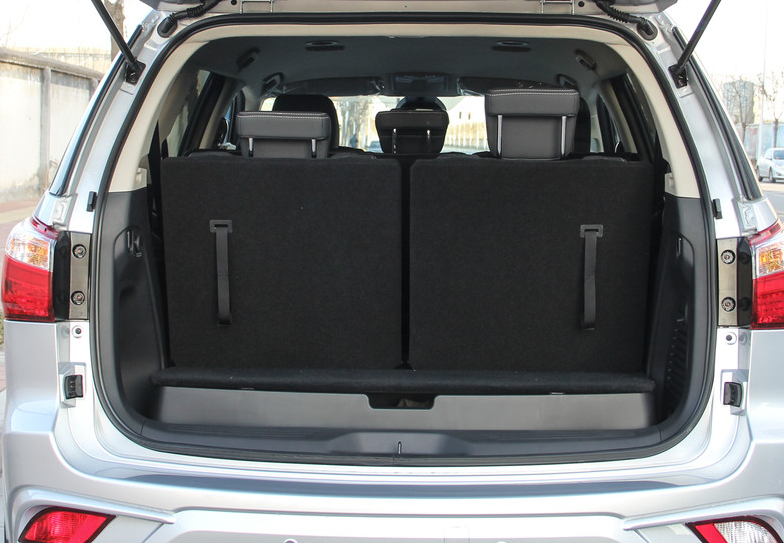 设计的相当流畅的牧游侠,保持稳重大气的同时,也很有时尚美感