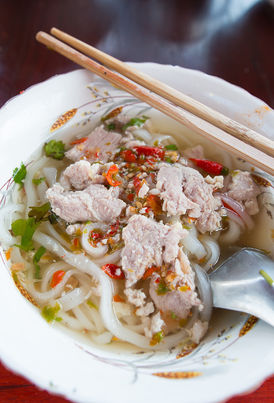 每次去店里吃就被墙上标语所吸引,比如"泡粉世