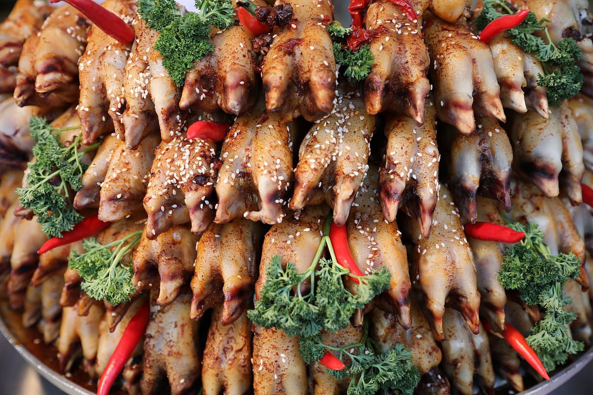 胡辣羊蹄,新疆不可不提的美食代表,让人一吃就停不下来!