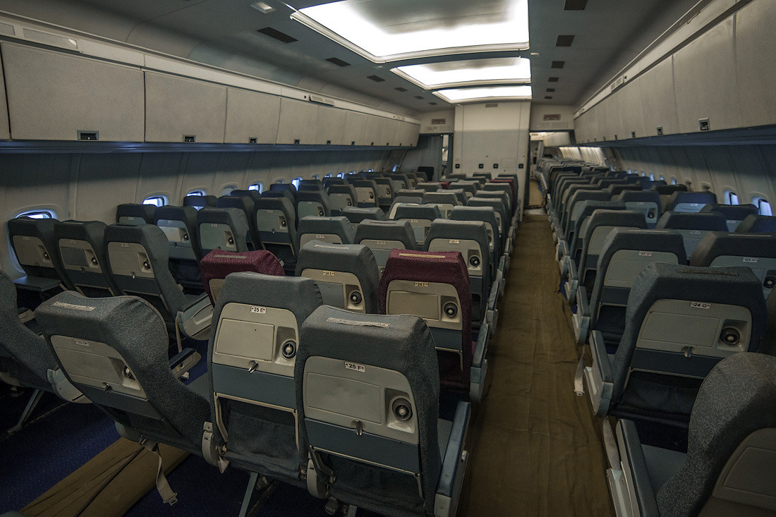 苏联伊尔86,大型宽体民航客机,从内部舱室看具体细节