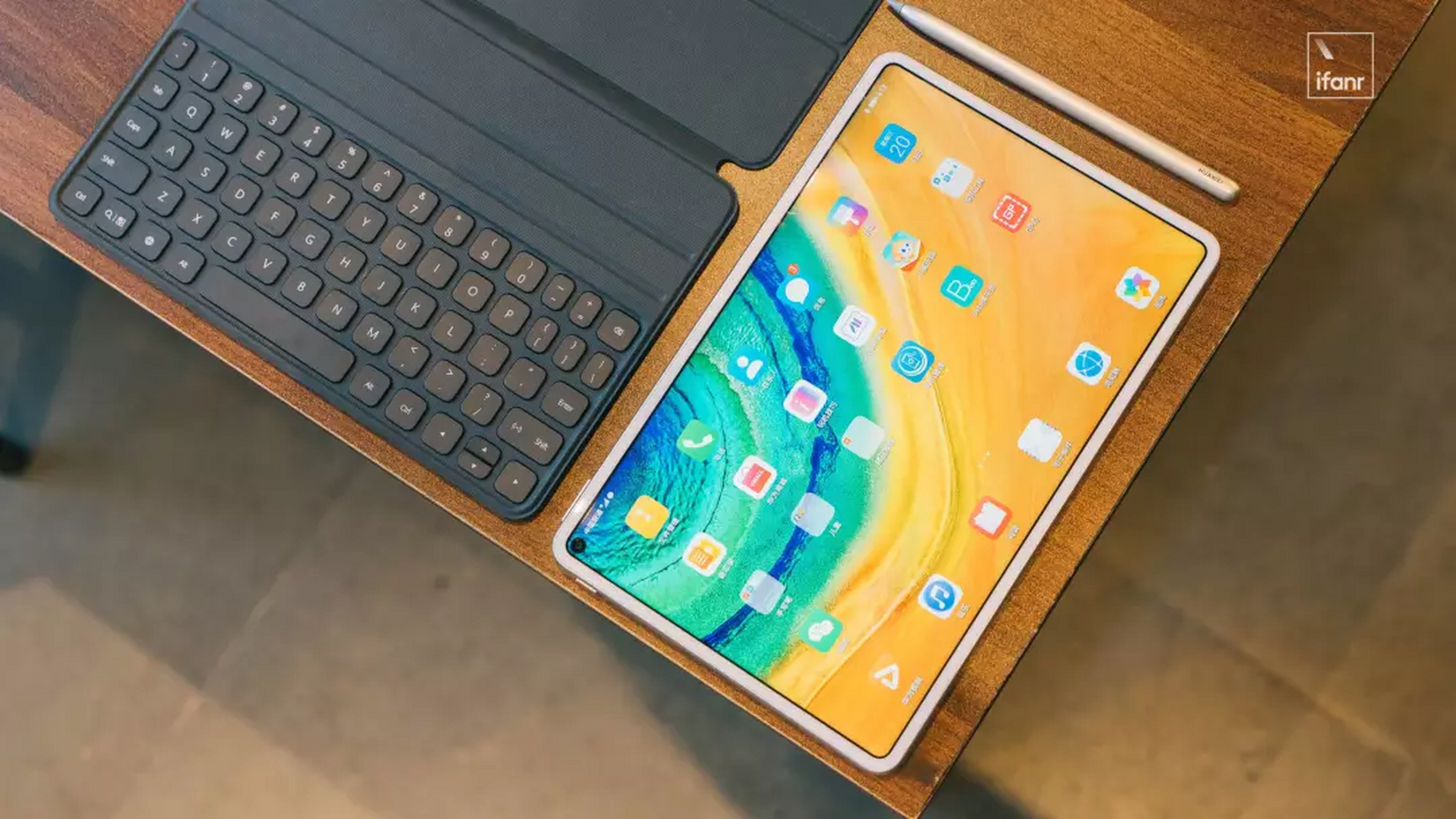 百人共绘2020# #华为matepad#从最开始的 mate 7 开始,mate 系列一直