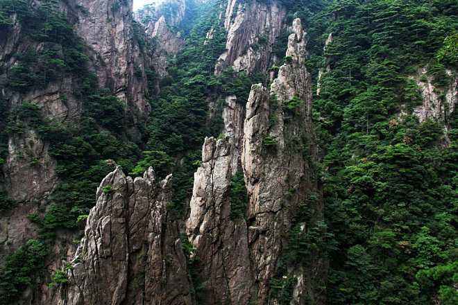 石床峰美景:石床峰真是千姿百态,美不胜收!