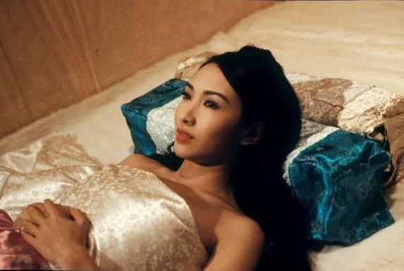 奇葩皇帝以为儿子不会房事,让爱妃亲身教学,回来肚子被搞大了