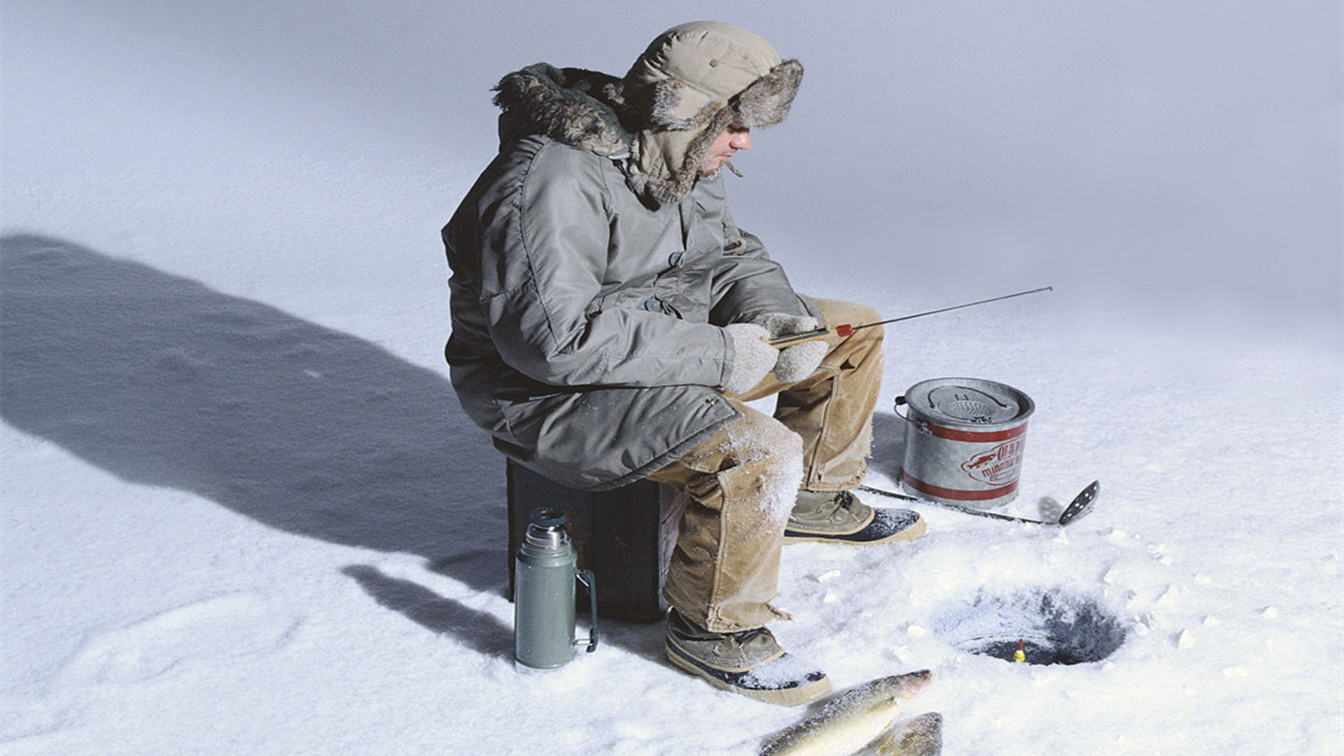 大雪皑皑万亩冰原,封冰不封竿,誓做骨灰级钓鱼人