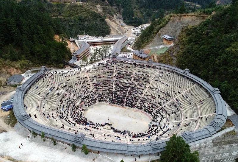 能容纳5万人 贵州的亚洲最大斗牛场惊艳到你吗