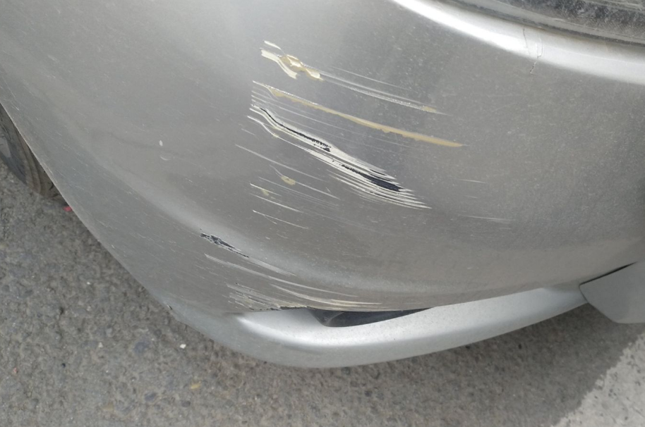 为啥汽修厂老板的车满身划痕也不处理?老司机:这是聪明人,佩服