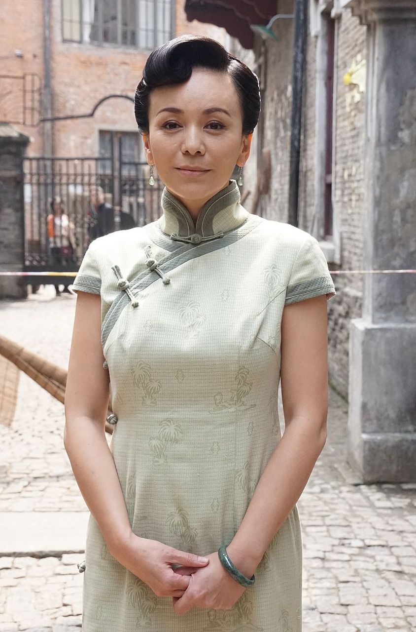 "王琳有些生气的说:"我没有拉皮!我很害怕拉皮,拉皮后会僵硬的!