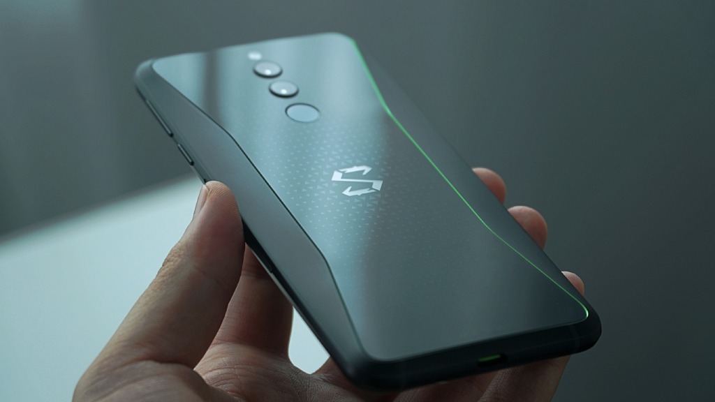 黑鲨游戏手机2代发布!10g内存快赶上外星人电脑了