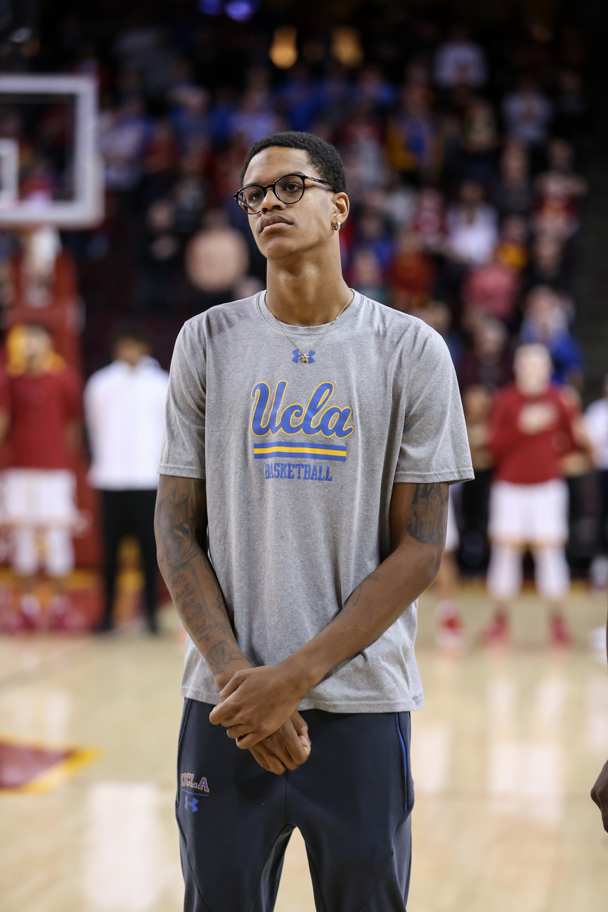 沙里夫-奥尼尔重返赛场上演隔扣