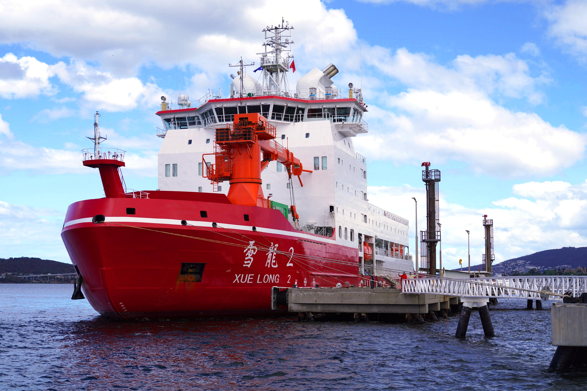 "雪龙2"号抵达澳大利亚 首次停靠外港