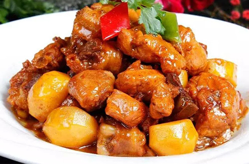 改良版的板栗烧鸡,做法简单,口感升级,好吃得停不下来!