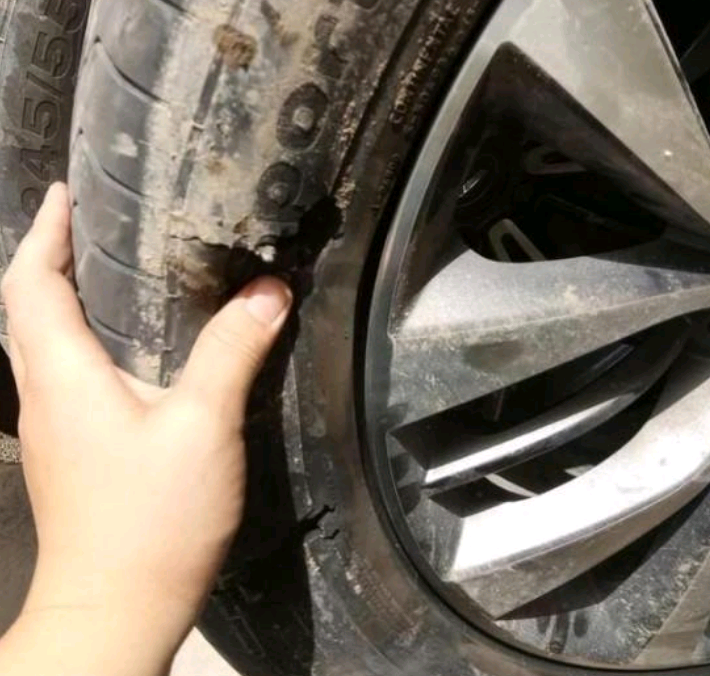 国产车质量没谁了,传祺gs8提车一个星期就爆胎,车主:3000处理