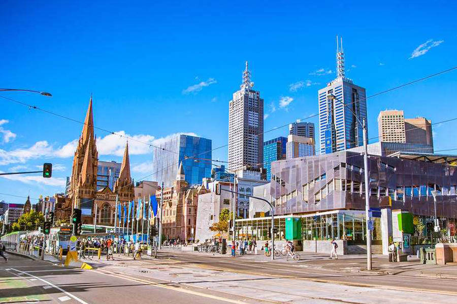 墨尔本是澳大利亚最大的城市之一,它的历史和景点吸引