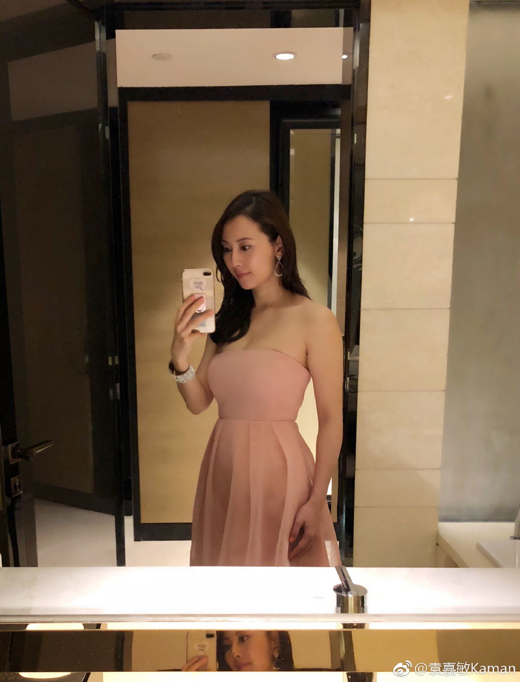 袁嘉敏:娉婷袅娜,沉鱼落雁的性感尤物