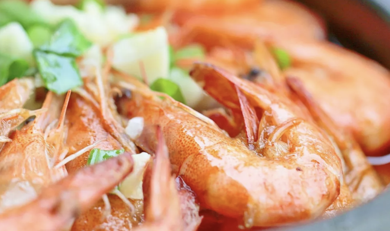 冬天虾就该这么做,鲜嫩入味,解馋又过瘾,快做给家人吃