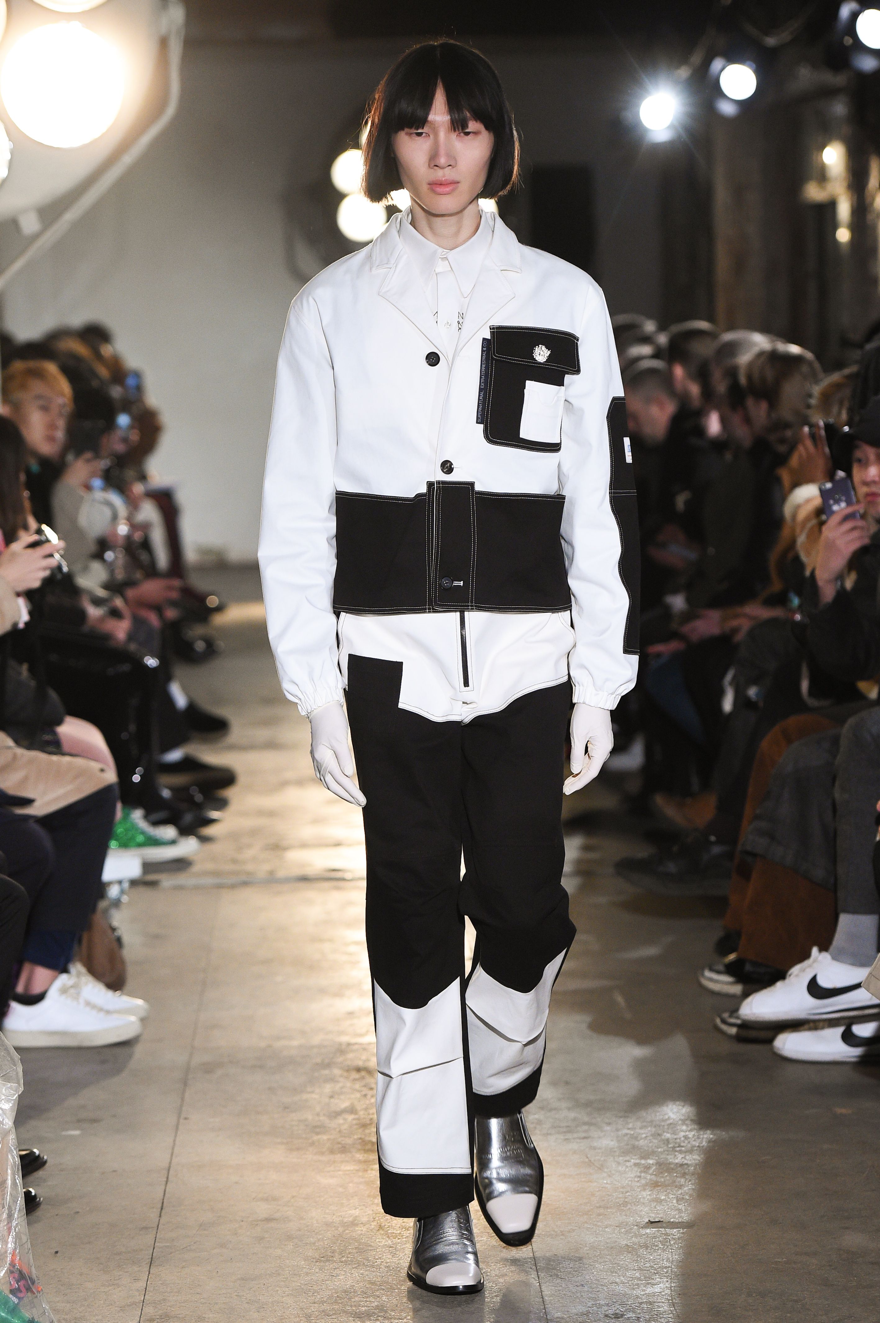 [21](外代二线)伦敦时装周——中国设计师周翔宇作品时装秀