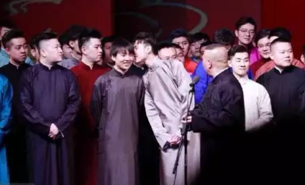 2017年德云社封箱,张云雷为什么比岳云鹏还受欢迎?