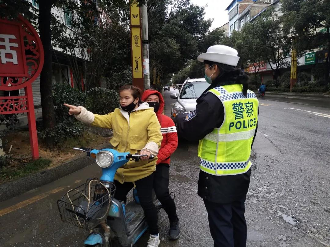 台江交警:十二朵苗族金花逆行守护一座城