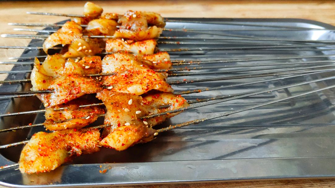 烤鲷鱼片你吃过没?肉质鲜美入口即化,烧烤上品