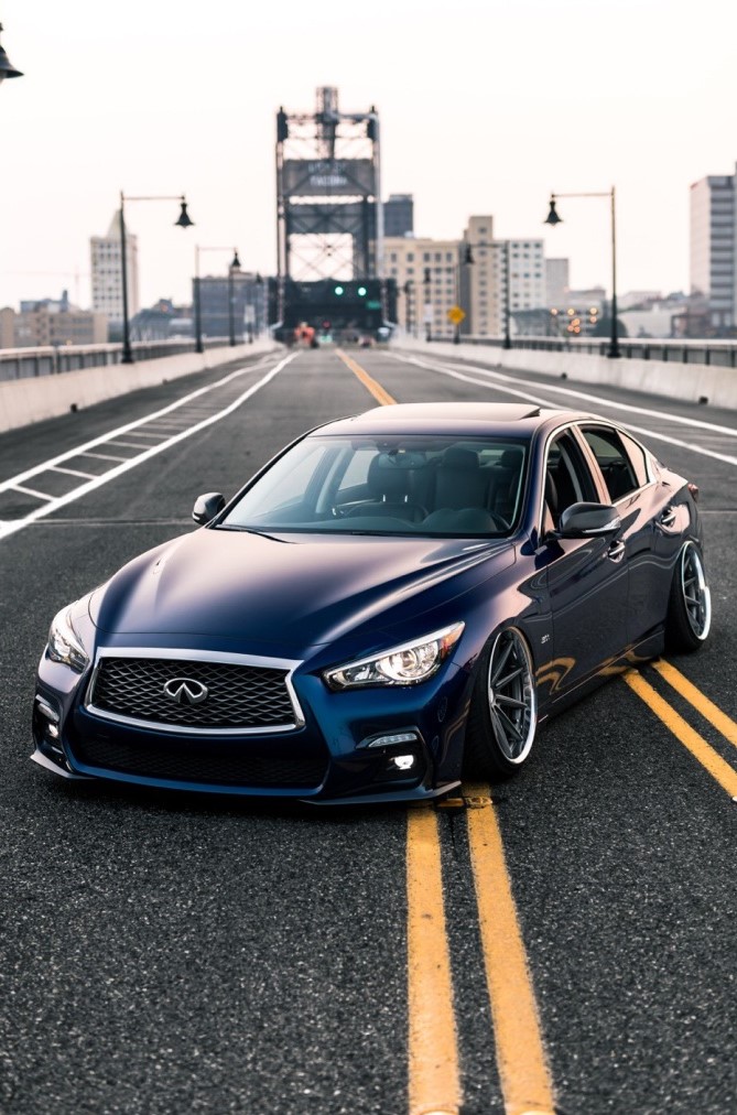 英菲尼迪q50s,混动系统照样运动范十足