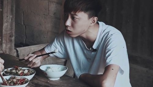 变形计:钟福林和孙辰,两人打架因扯不扯头发,引发地域差异!