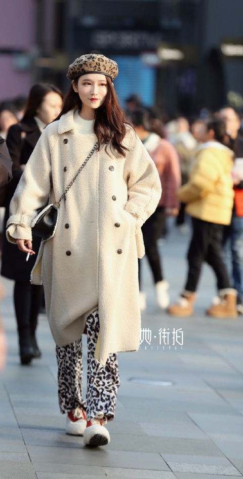 街拍:咦,这是什么颜值