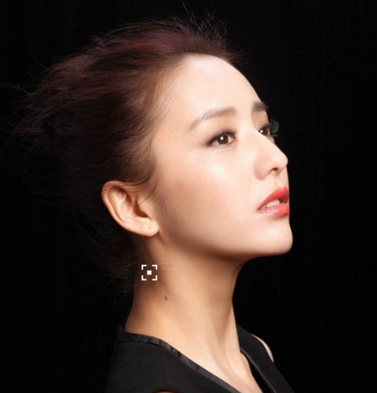 女星侧颜杀,赵丽颖可爱,陈乔恩柔美,你更喜欢谁?