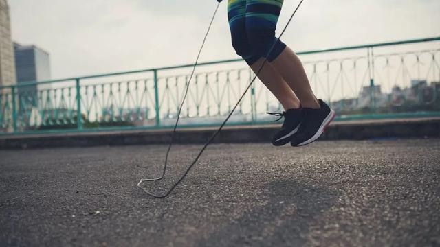 跳绳健身操,想要减脂的妹子get起来