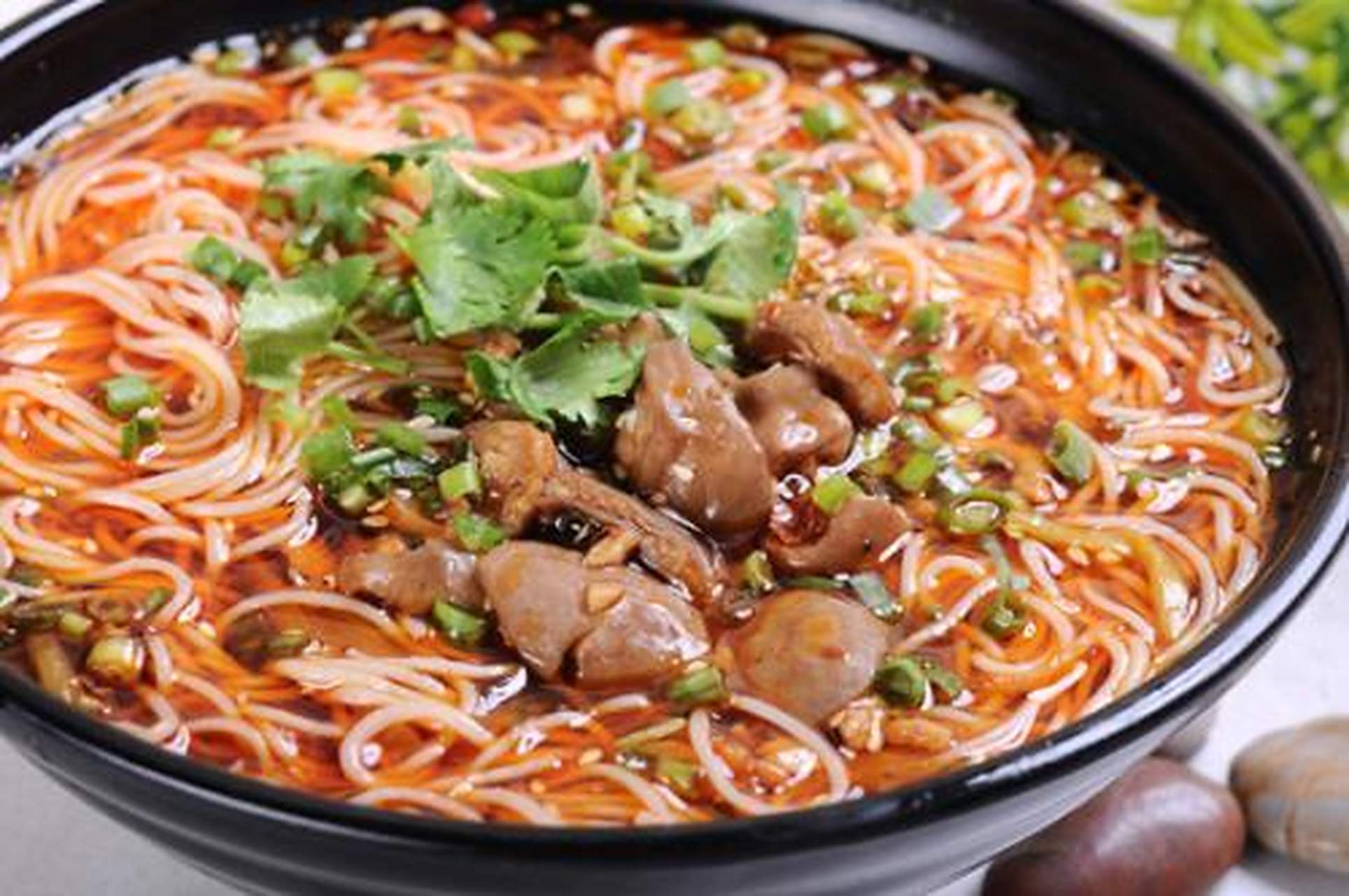 城市身边事#【马鞍山美食】肥肠米线:当涂县一大特色小吃,做法简单