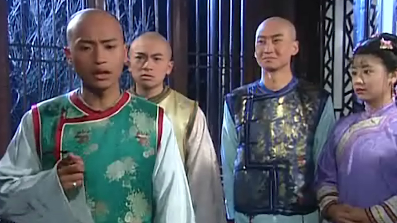 还珠格格:心意相通不只是说说,小燕子永琪热恋,尔泰动作有深意