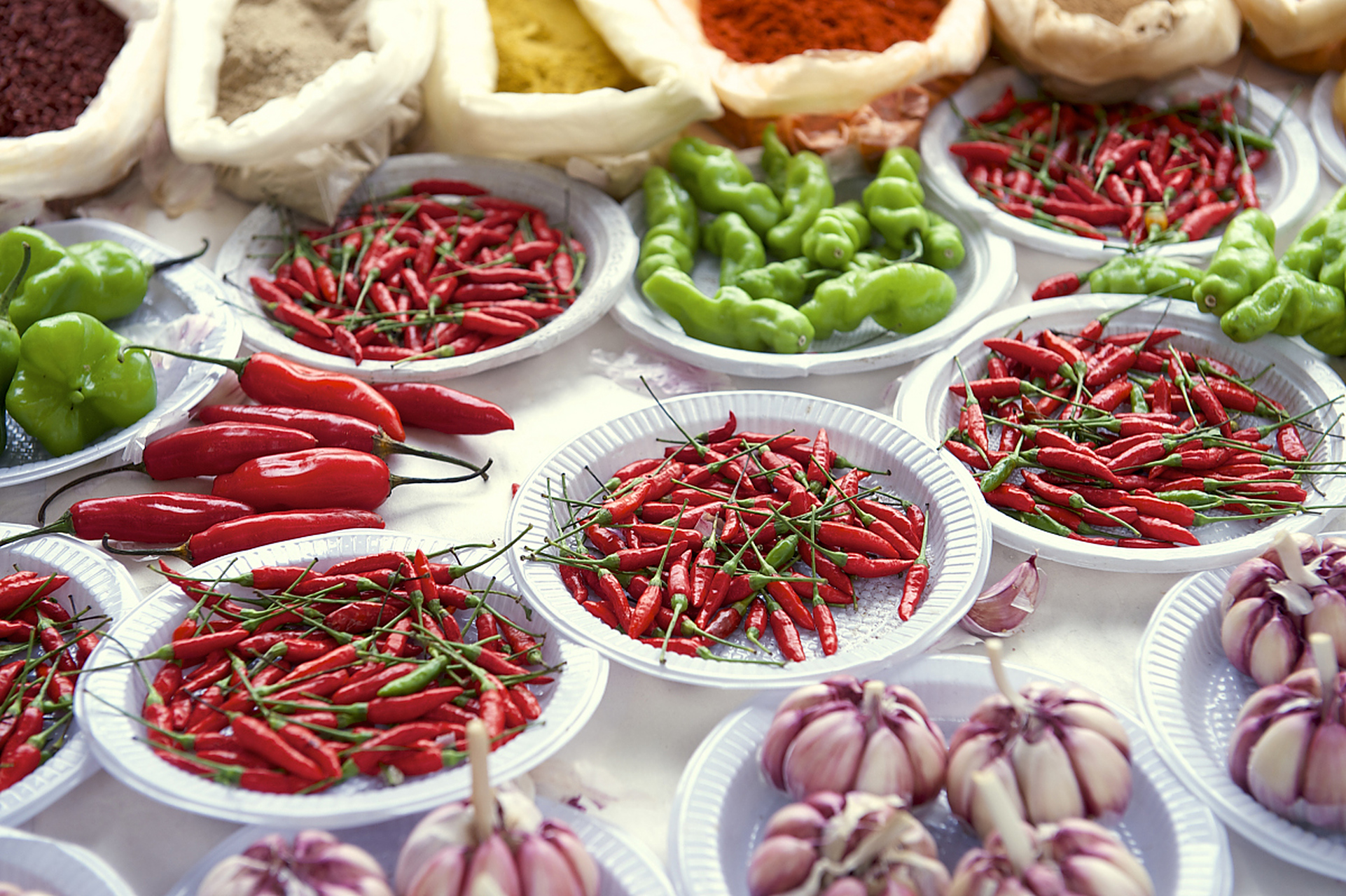 春天要要注意少吃辛辣食物  春天,这是一个万物复苏的季节,生机勃勃的