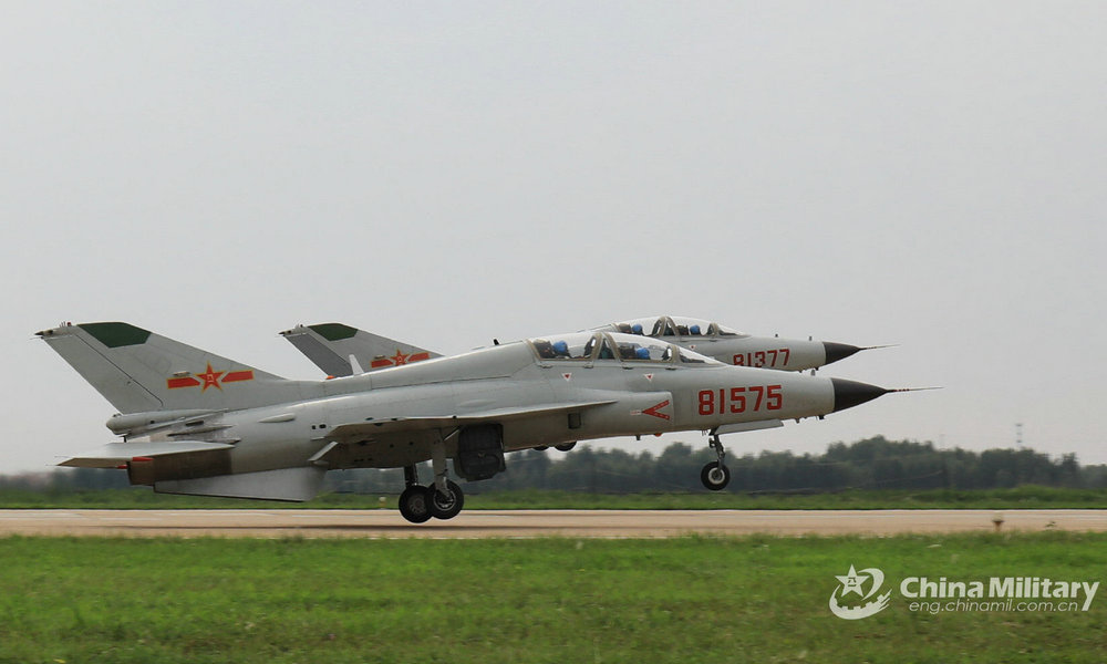 屈指一算已9年了,海航是全军首个成建制列装jl-9高教机的单位