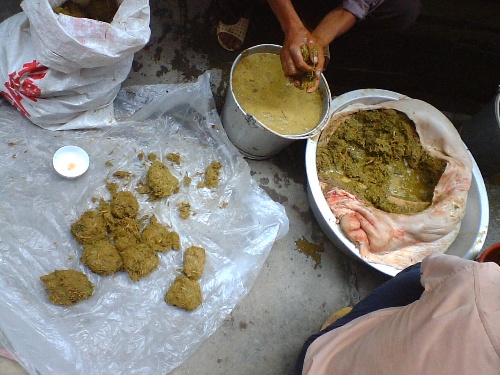 冬至美食,你知道贵州黔东南特色牛瘪火锅吗?