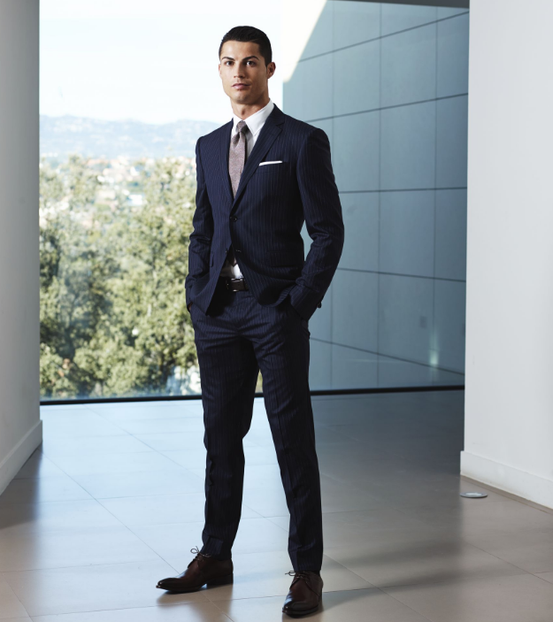 足球巨星脱下球服后是什么样子?原来c罗完胜男模!