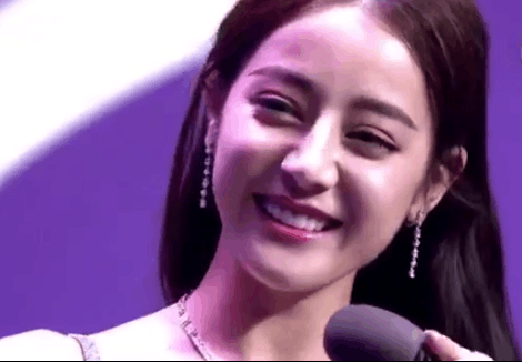 yc盛典:迪丽热巴现场被问喜欢哪种类型的男生?胖迪也太贪心了!