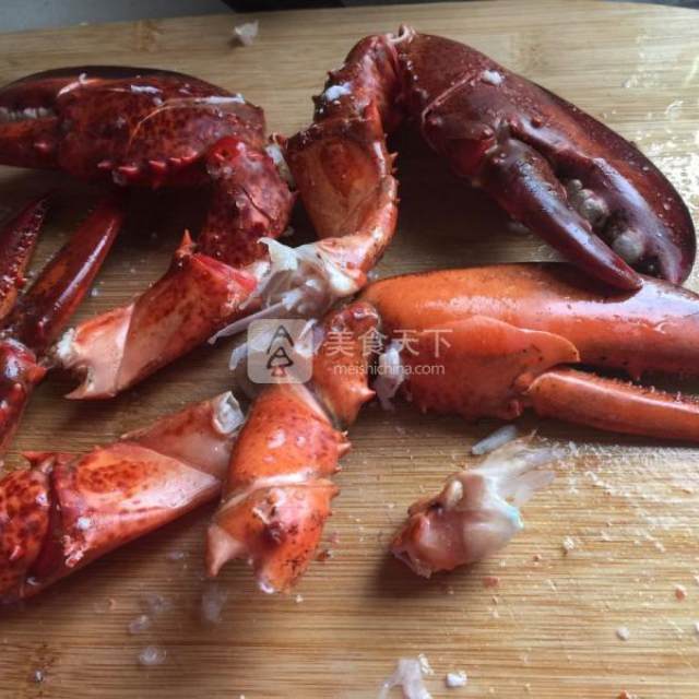 高手,顶级厨神教你取出波士顿龙虾肉,一点都没浪费啊