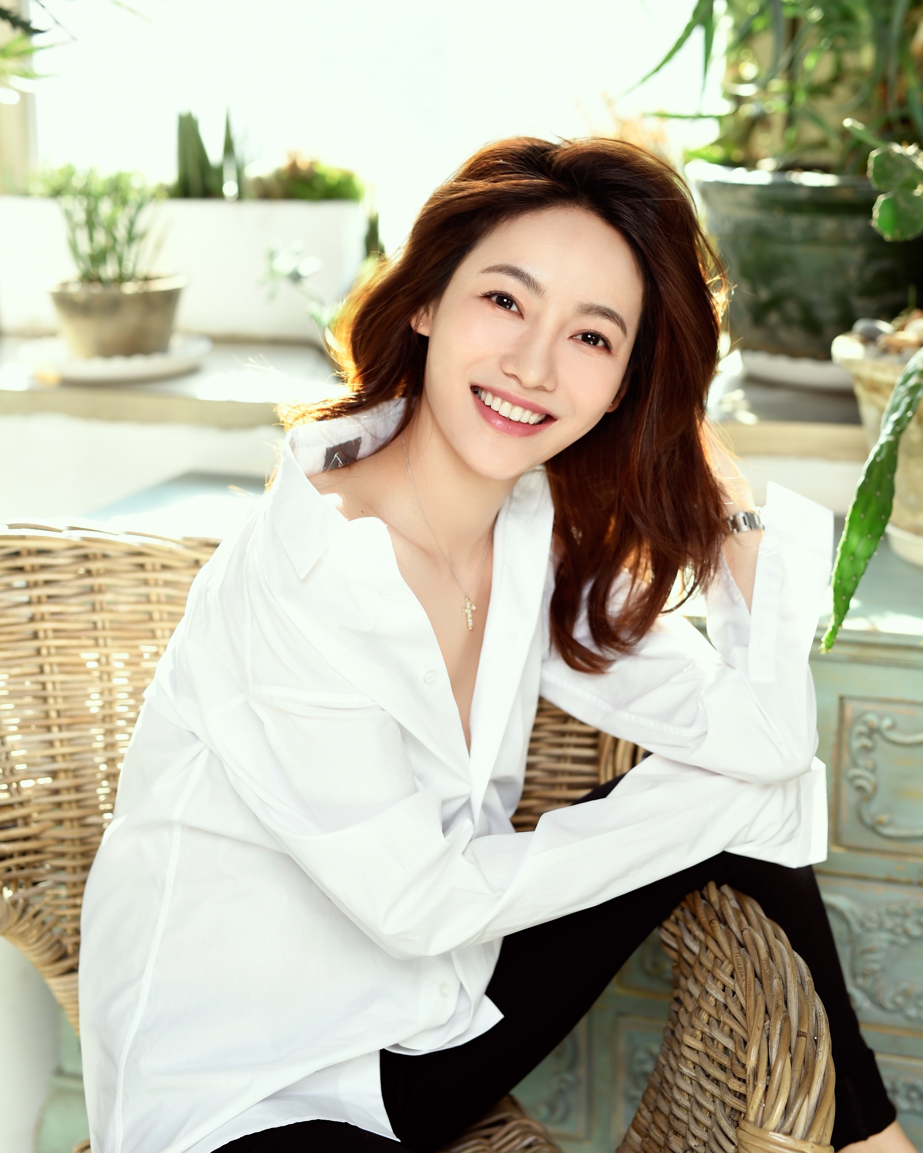 造型百变 窈窕付枚身材彰显时尚表现力