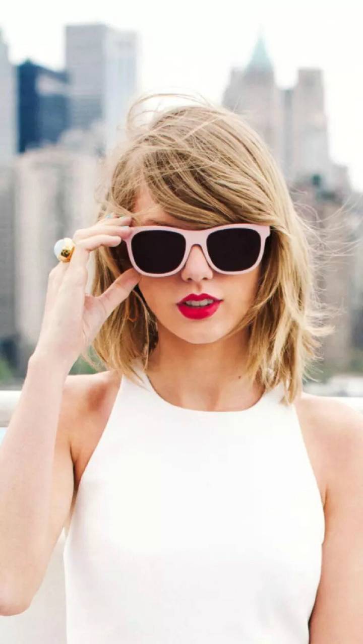 泰勒斯威夫特旧照:金发红唇,性感美艳,女王气场无敌!