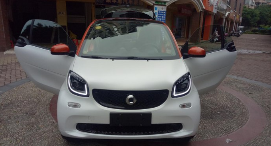 微型车的经典之作,奔驰smart,城市里游动的小精灵