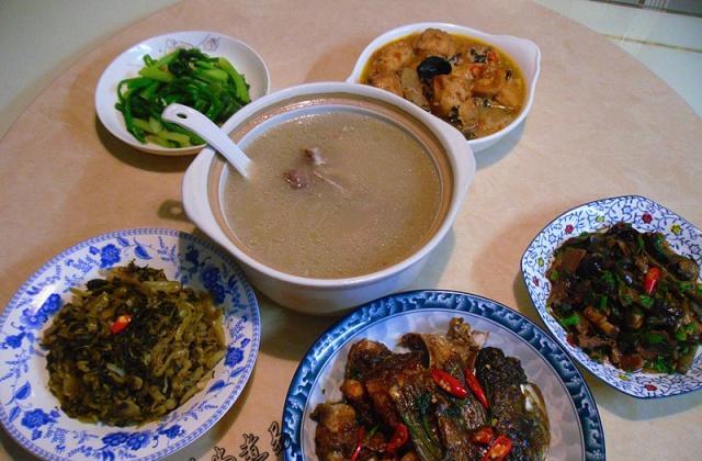 4月发文:周末家庭日,爸妈下厨做了六菜一汤,其中这道菜