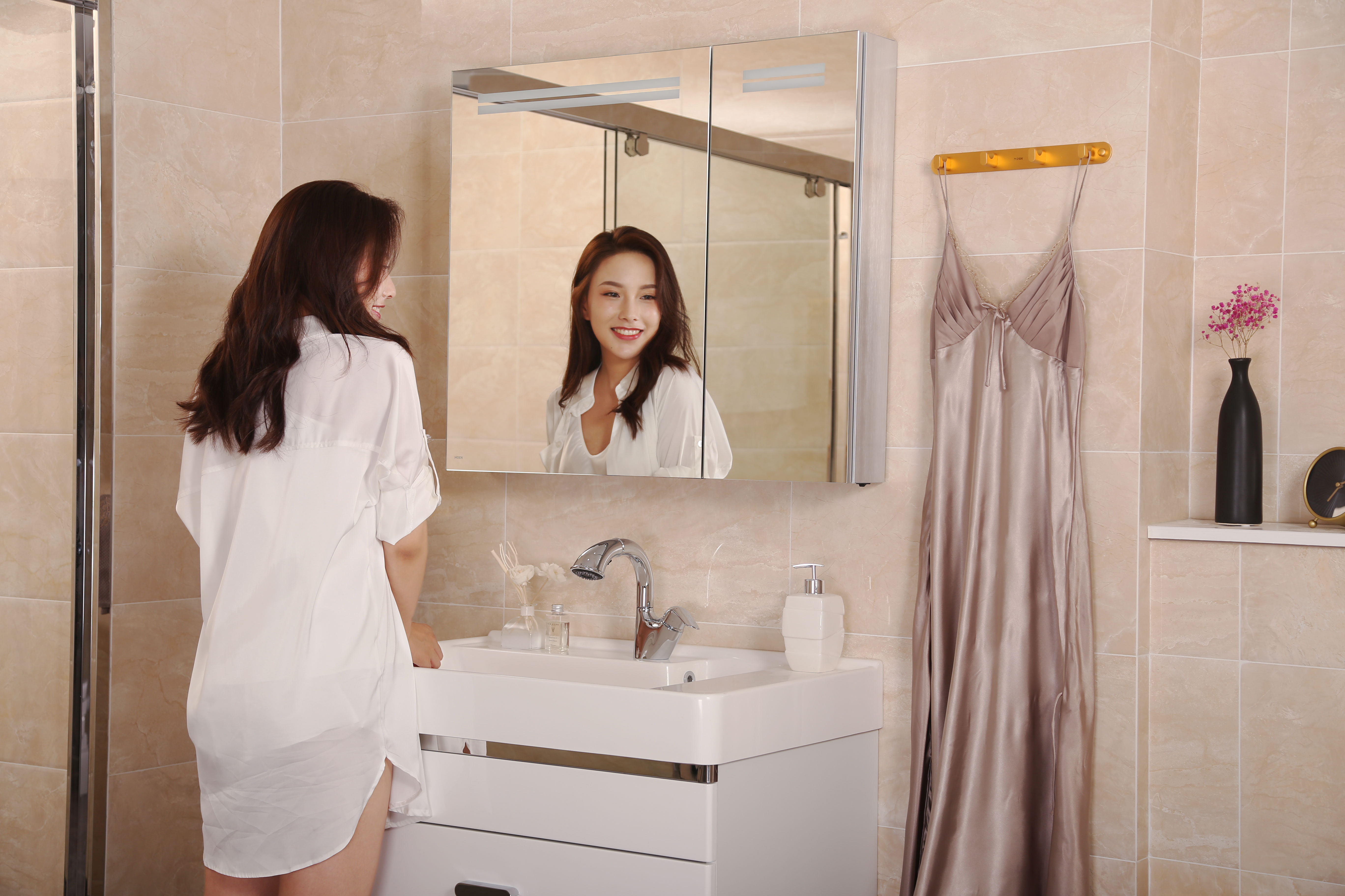 镜柜- 热门商品专区