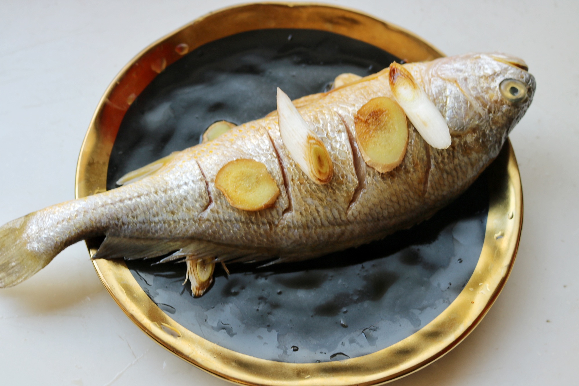 教你做清蒸鱼,肉嫩不腥,特鲜美,第一步是关键,很多人都错了